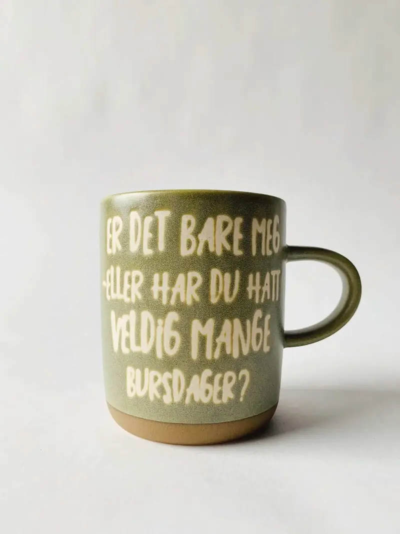 Krus h 9,5 cm «Mange bursdager»